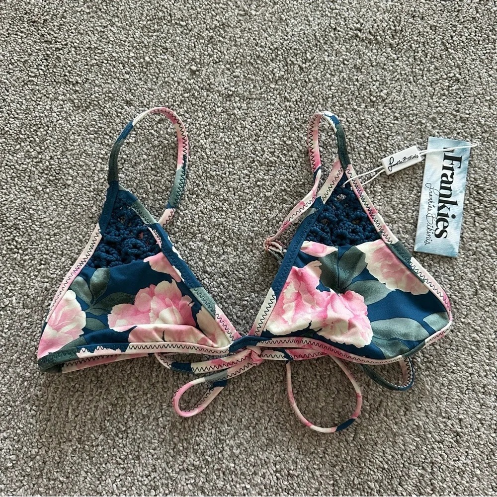 Frankie's Bikini Pink Peony Tanner‎ Top Size Small